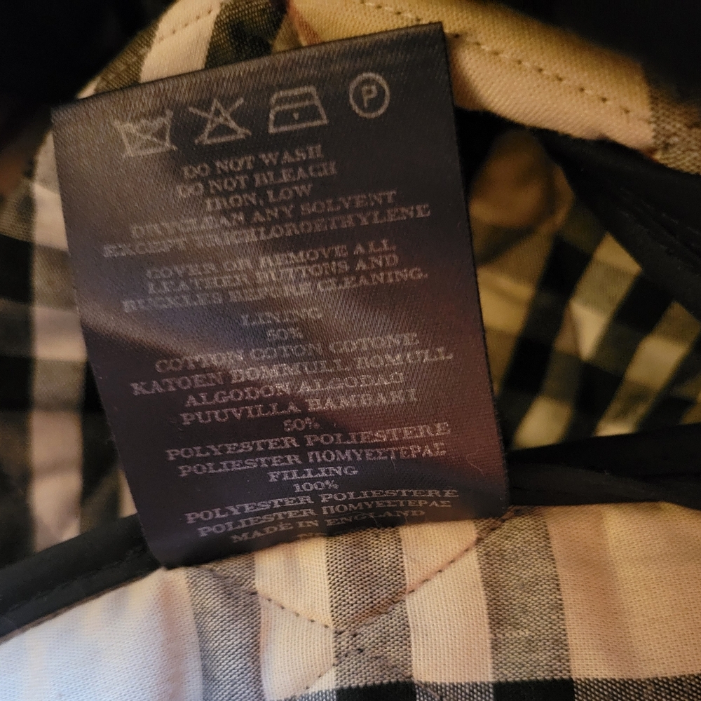 Burberry Quilted Nylon Barn Jacket In Black/Sand, Burberry Check Lining, EUC, L - Picture 16 of 16